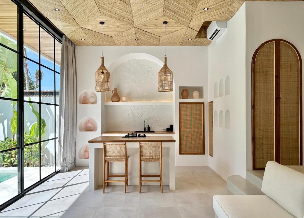 The Suites By The Young Villas Uluwatu Zewnętrze zdjęcie