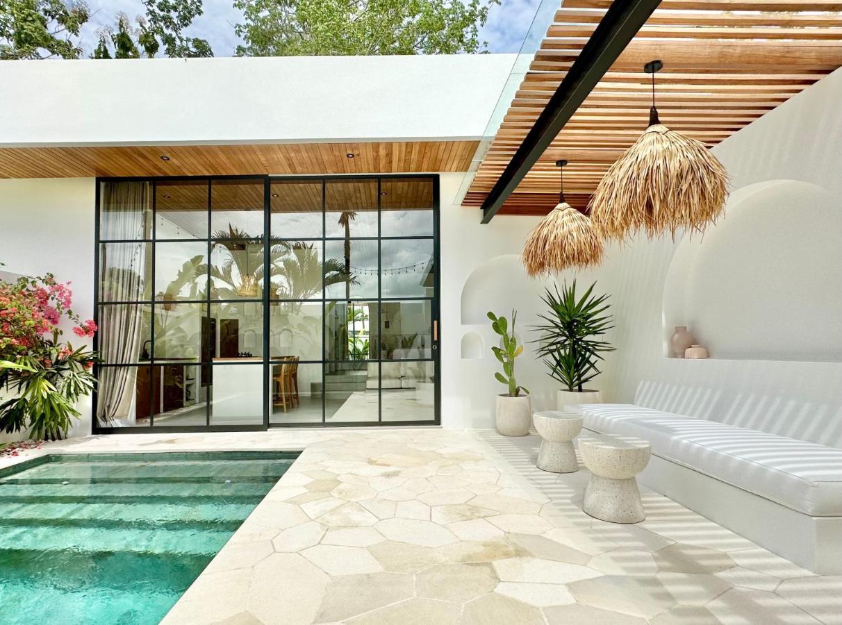 The Suites By The Young Villas Uluwatu Zewnętrze zdjęcie