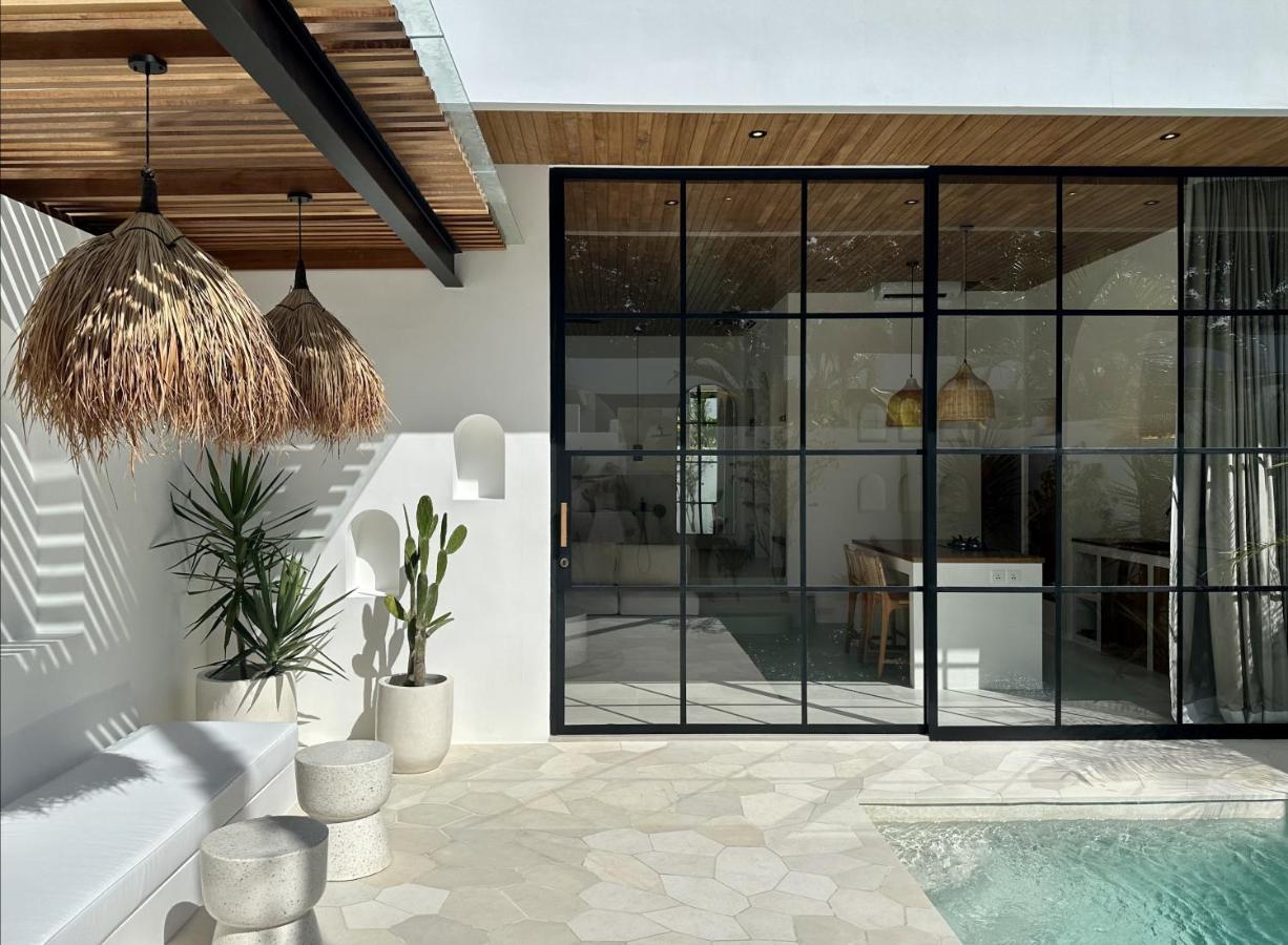 The Suites By The Young Villas Uluwatu Zewnętrze zdjęcie