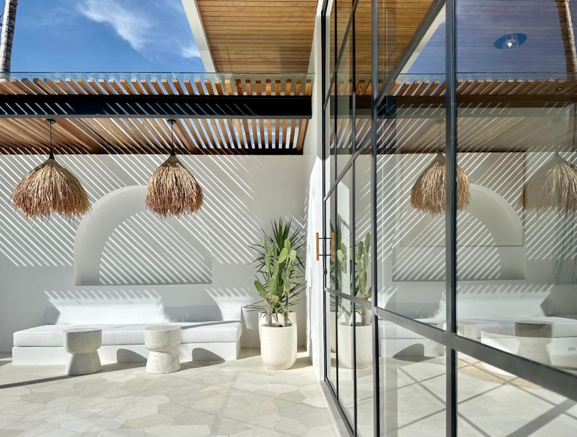 The Suites By The Young Villas Uluwatu Zewnętrze zdjęcie