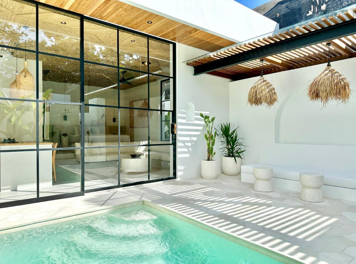 The Suites By The Young Villas Uluwatu Zewnętrze zdjęcie